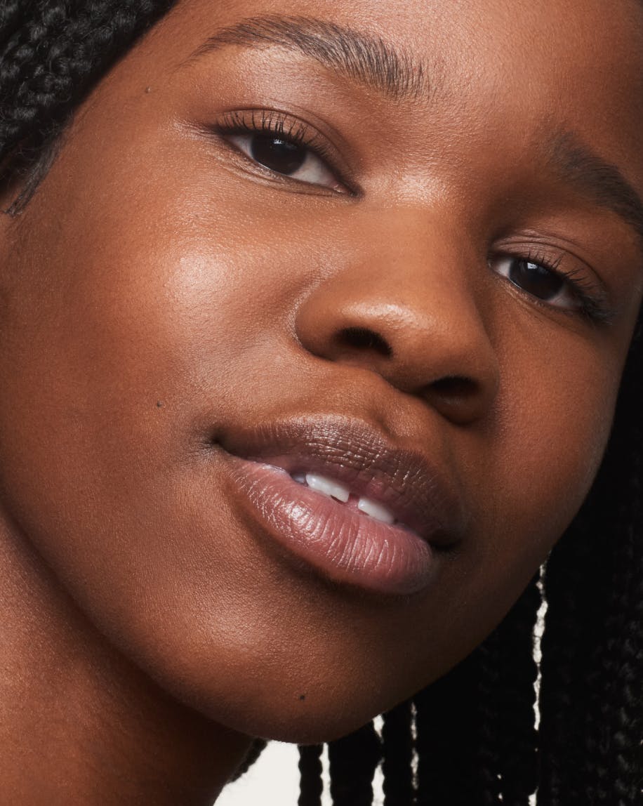 Model wears Wowder in G1-G3